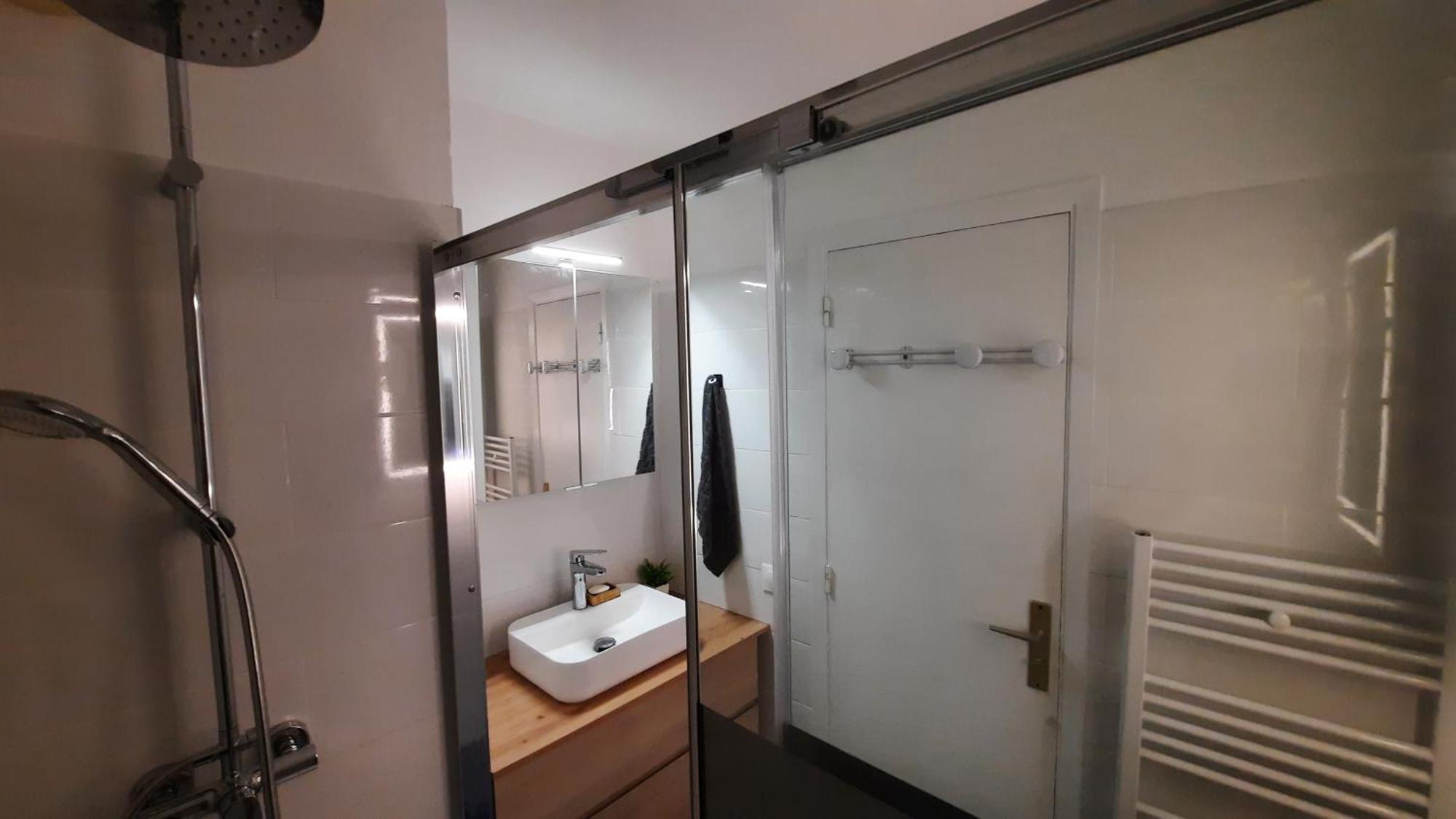 Sunny Mercury - Room In Apartment كان المظهر الخارجي الصورة
